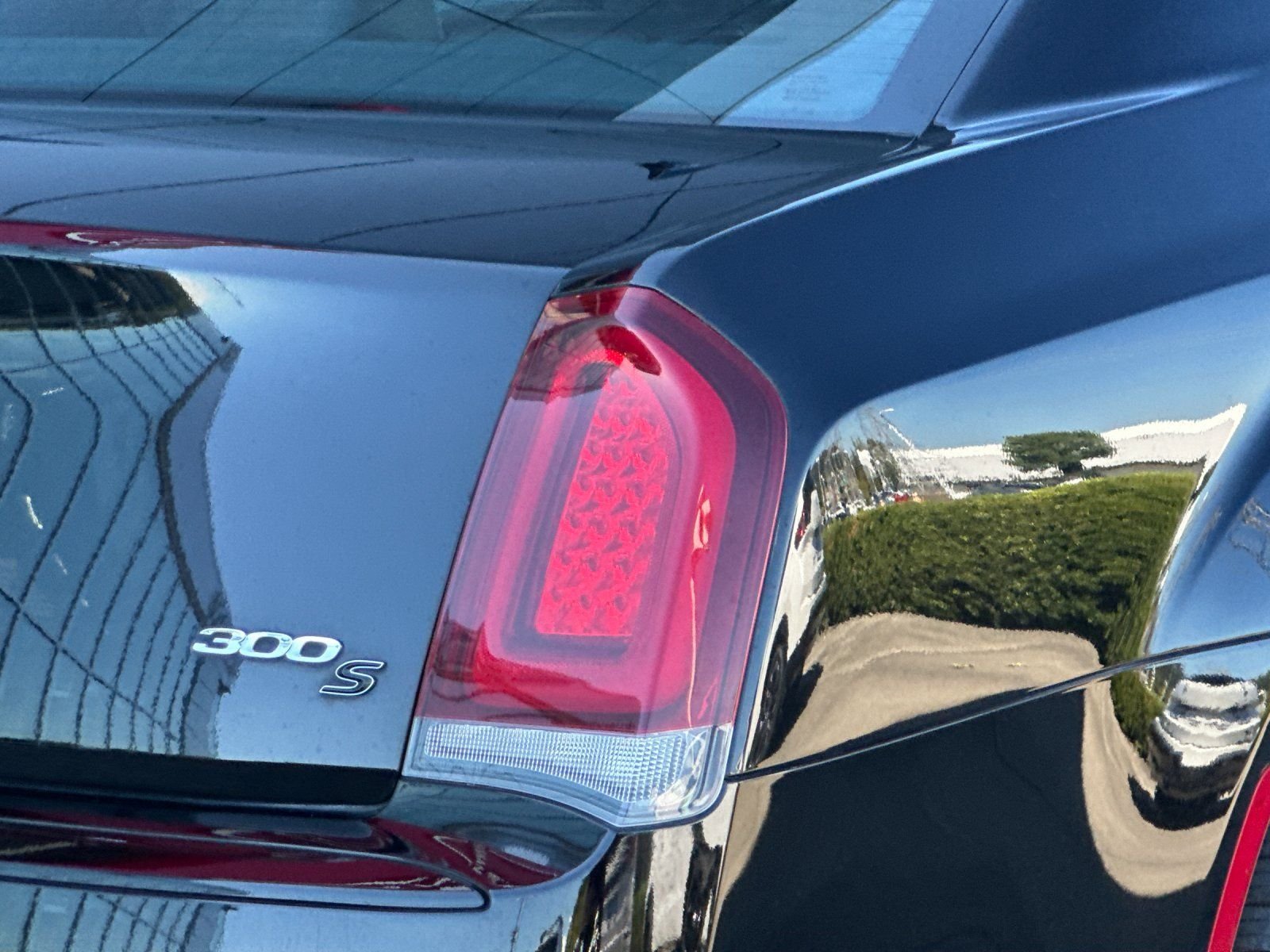 Used 2019 Gloss Black Chrysler S image 24
