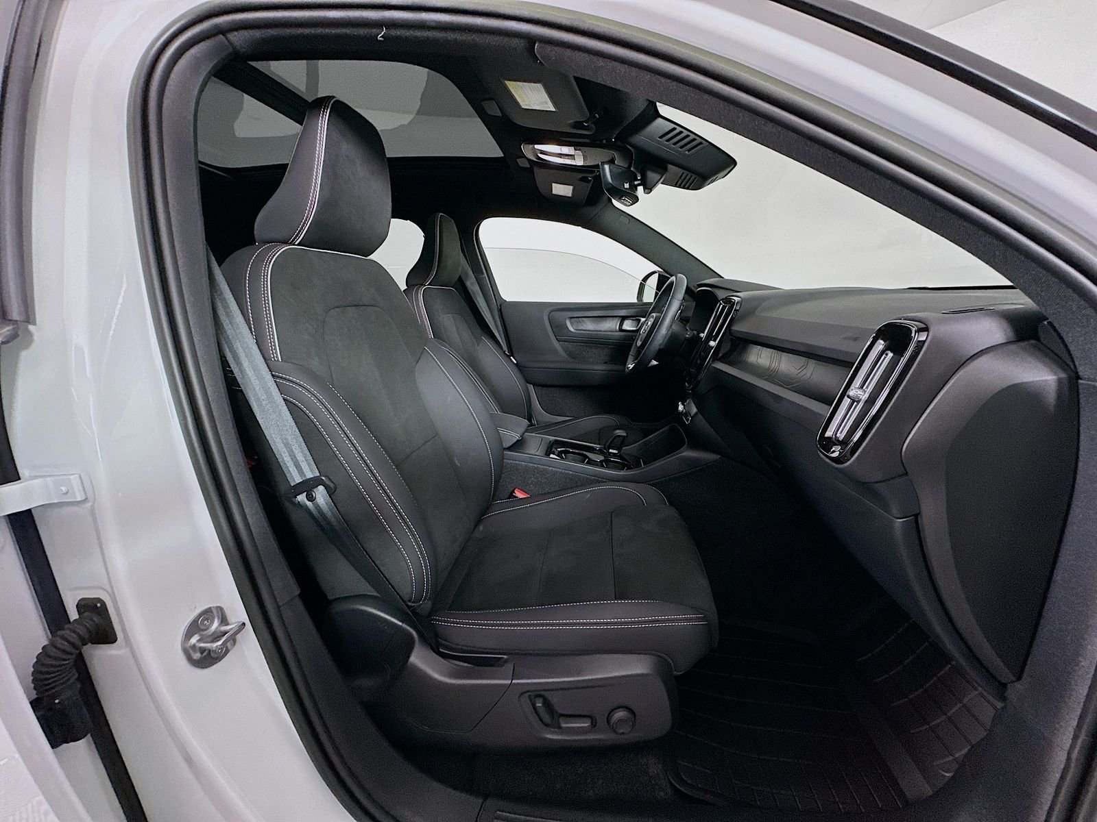 Used 2023 Crystal White Volvo Ultimate image 29