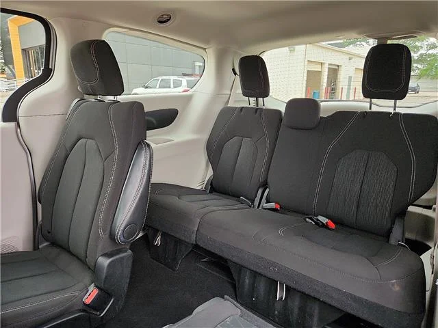 Used 2024 Silver Chrysler LX Passenger image 10