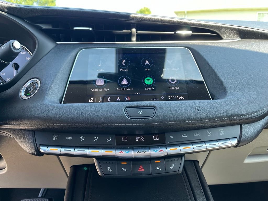 Used 2019 Silver Cadillac Premium Luxury image 37