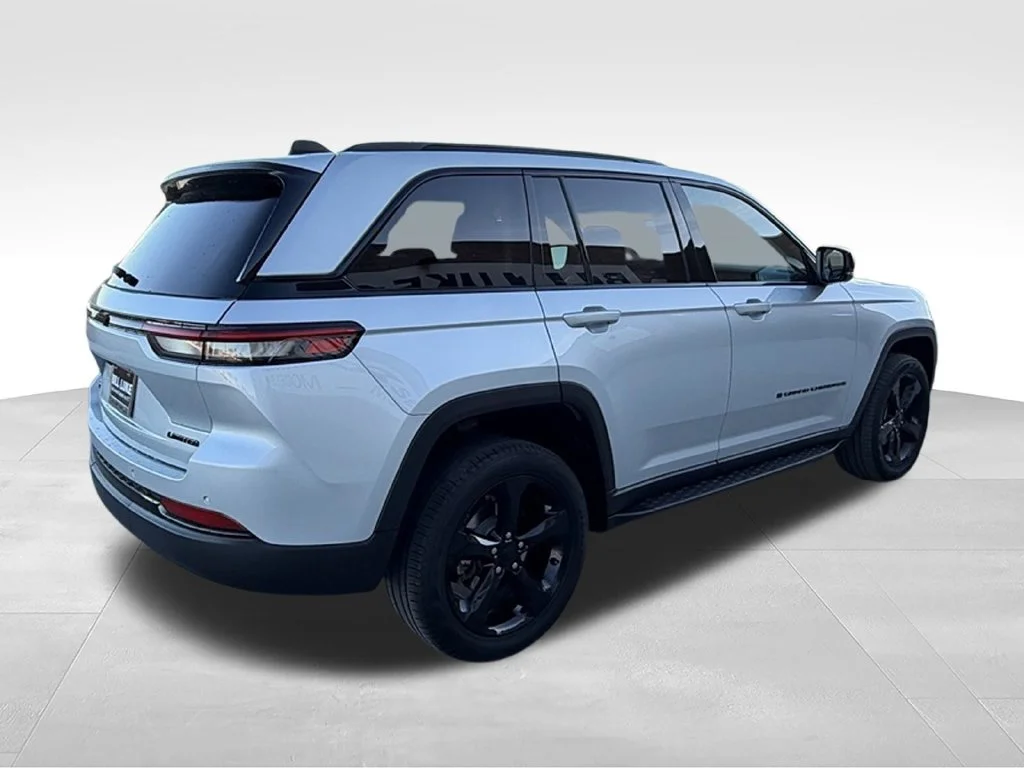 Used 2024 Silver Jeep Limited image 7