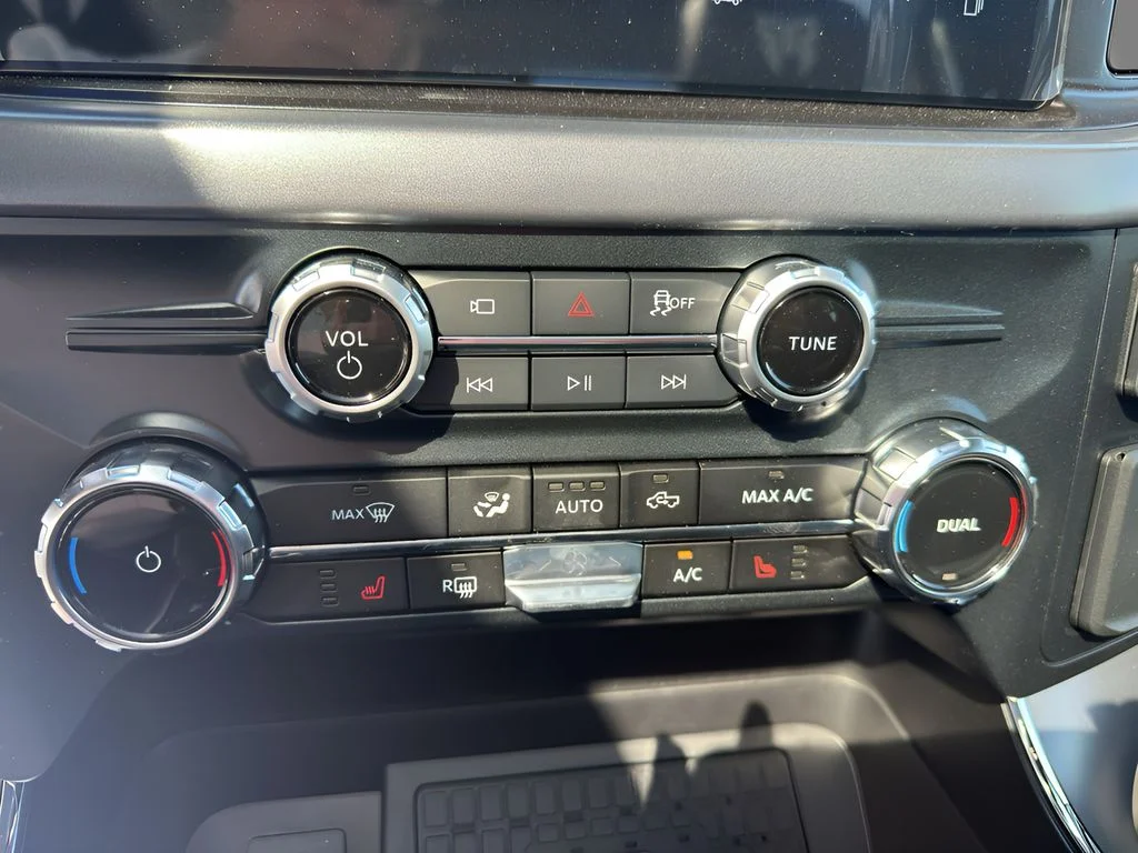 New 2026 Carbonized Gray Metallic Ford XLT image 21