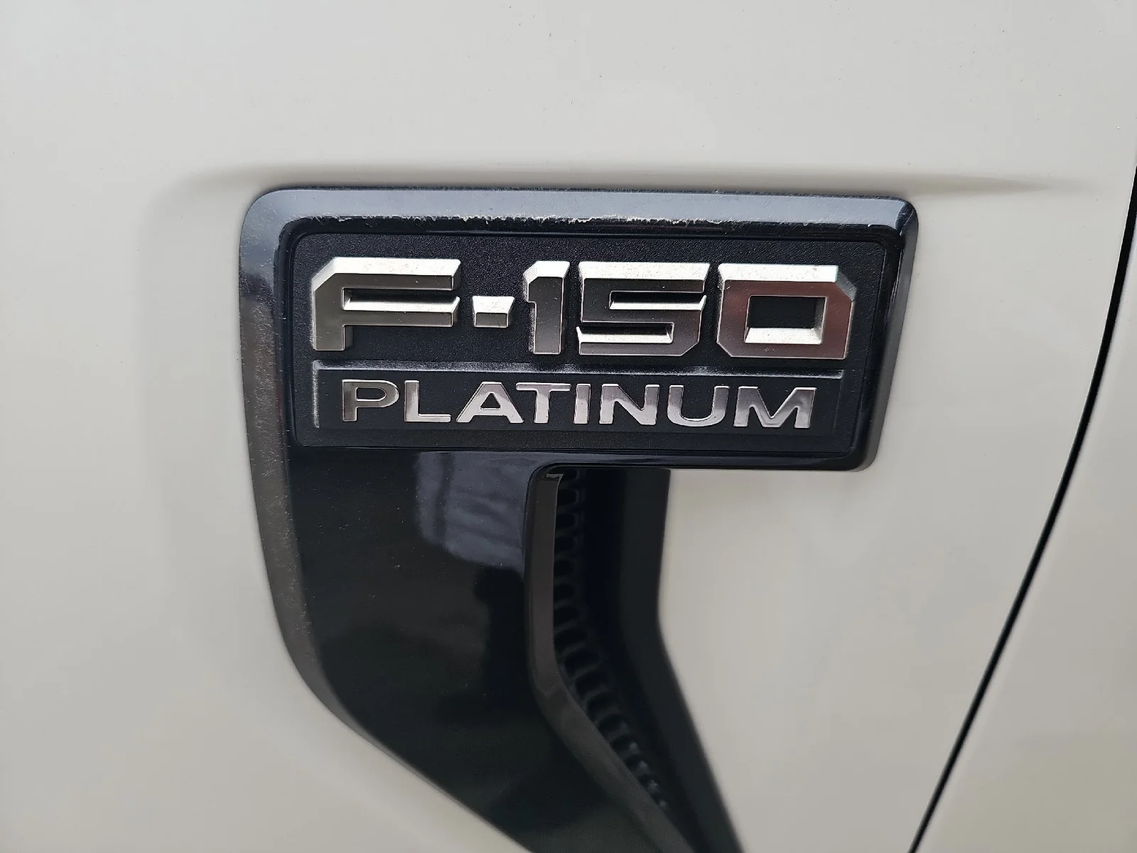 New 2025 Star White Metallic Tri-Coat Ford Platinum® image 20