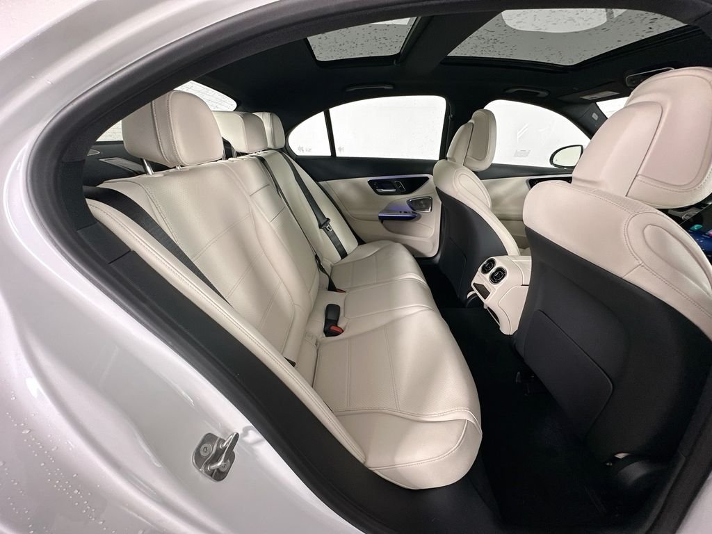 New 2026 MANUFAKTUR Moonlight White Metallic Mercedes-Benz C 300 image 29