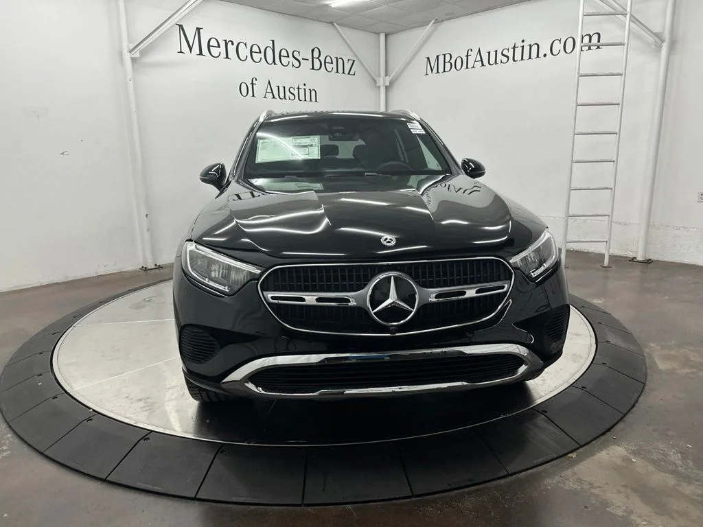 New 2027 Black Mercedes-Benz GLC 300 image 2