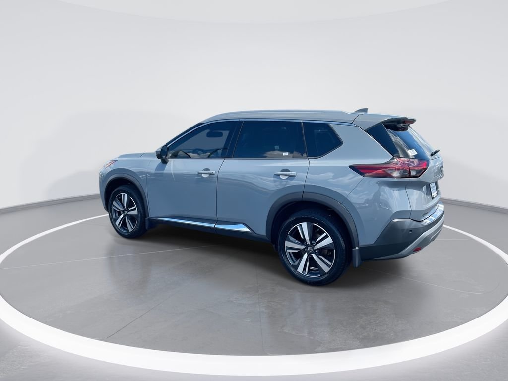 Used 2021 Gray Nissan SL image 6