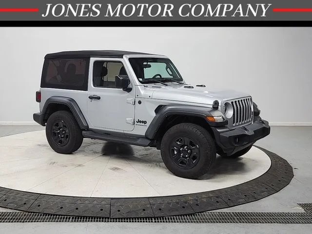 2024 Jeep Wrangler Sport's photo