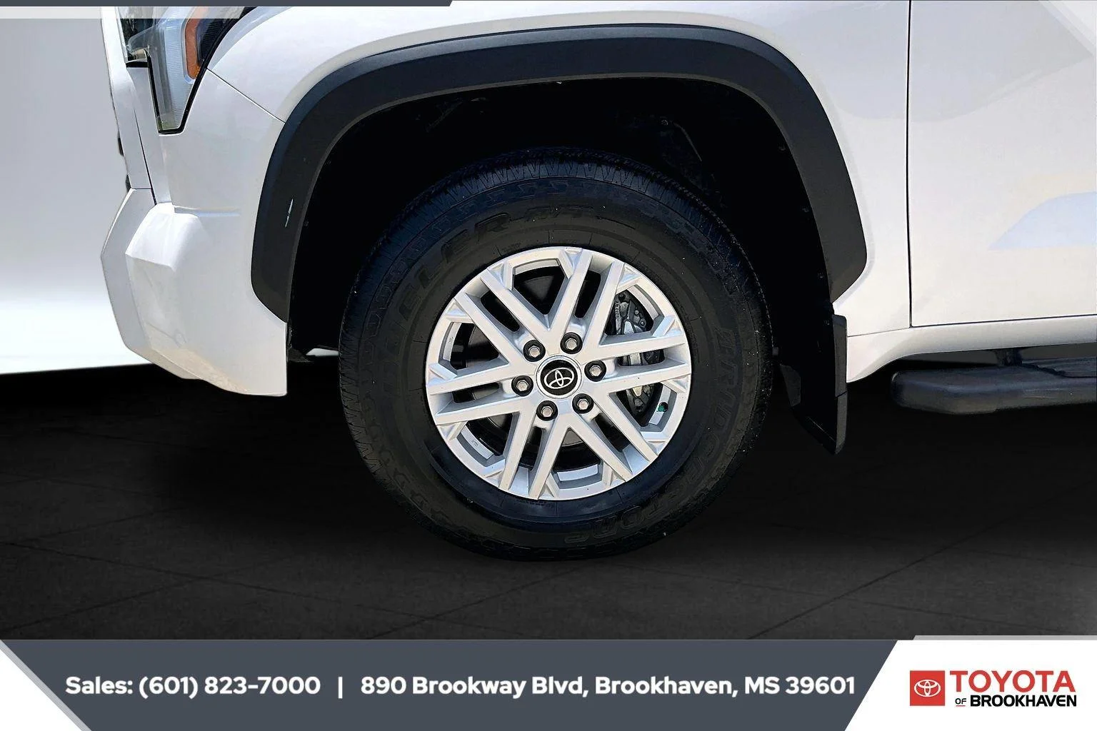 Used 2024 Ice Cap Toyota SR5 image 7