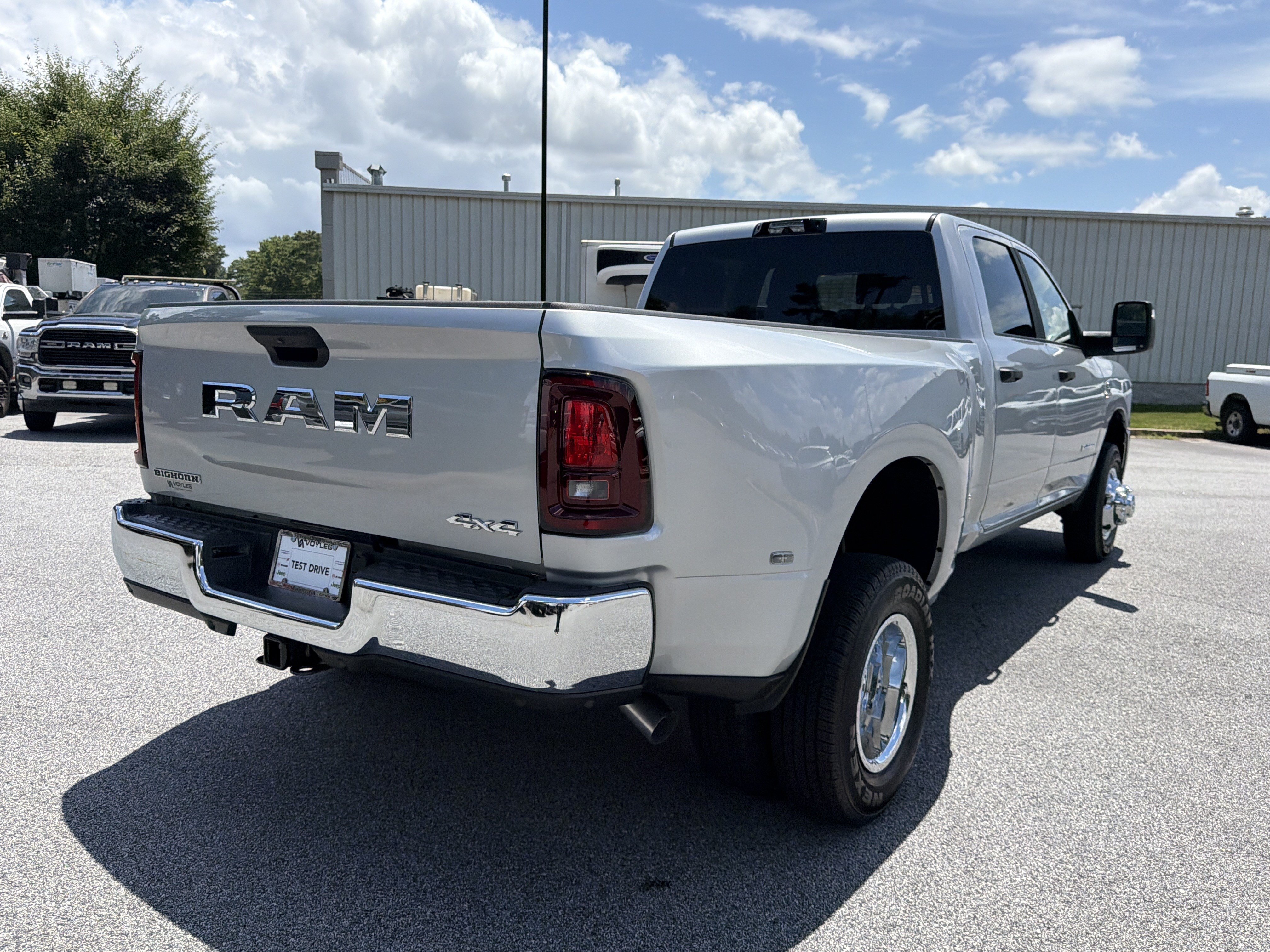 New 2026 Silver-Zynith Exterior Paint RAM Big Horn image 8