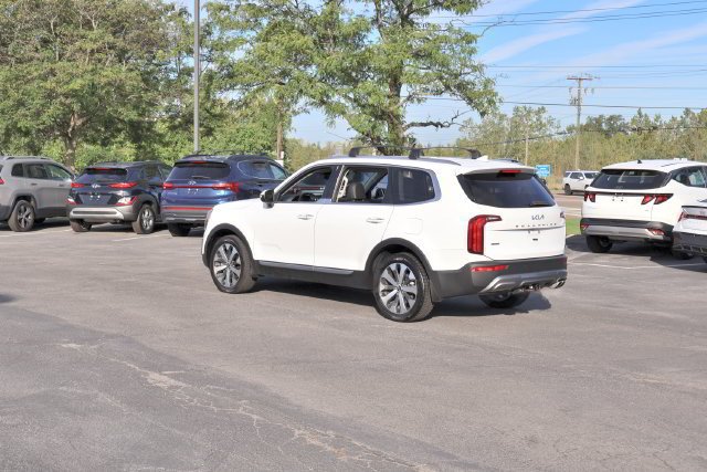 Used 2022 White Kia S image 3