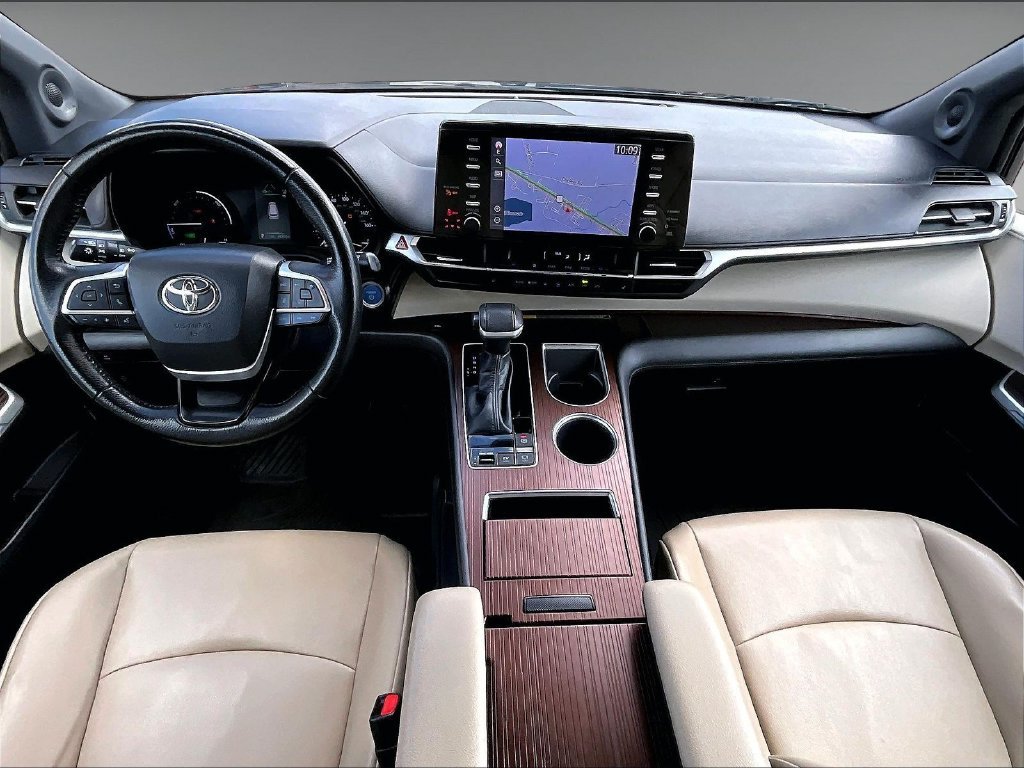 Used 2022  Toyota XLE image 22