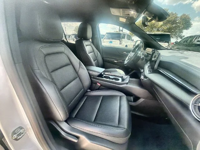 2025 Chevrolet Equinox LT - Photo 27