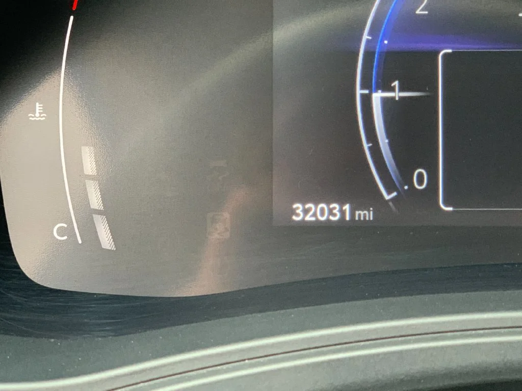 Used 2025  Toyota XLE image 31