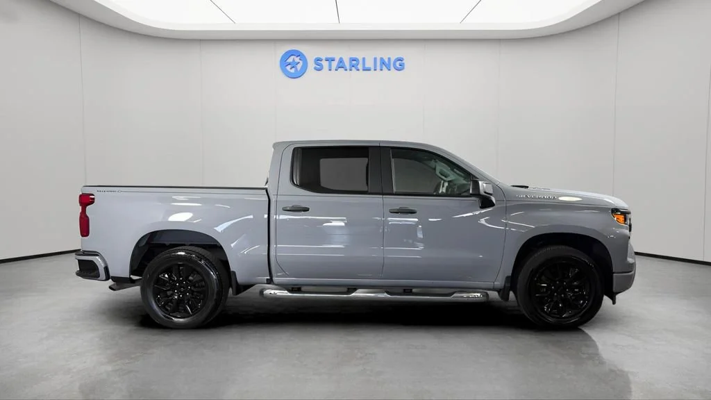 Used 2025 Slate Gray Metallic Chevrolet Custom image 11