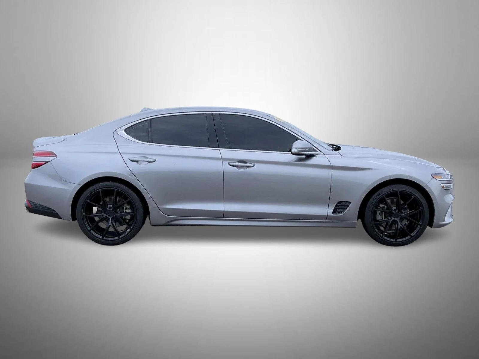 Used 2022 Silver Genesis 2.0T image 4