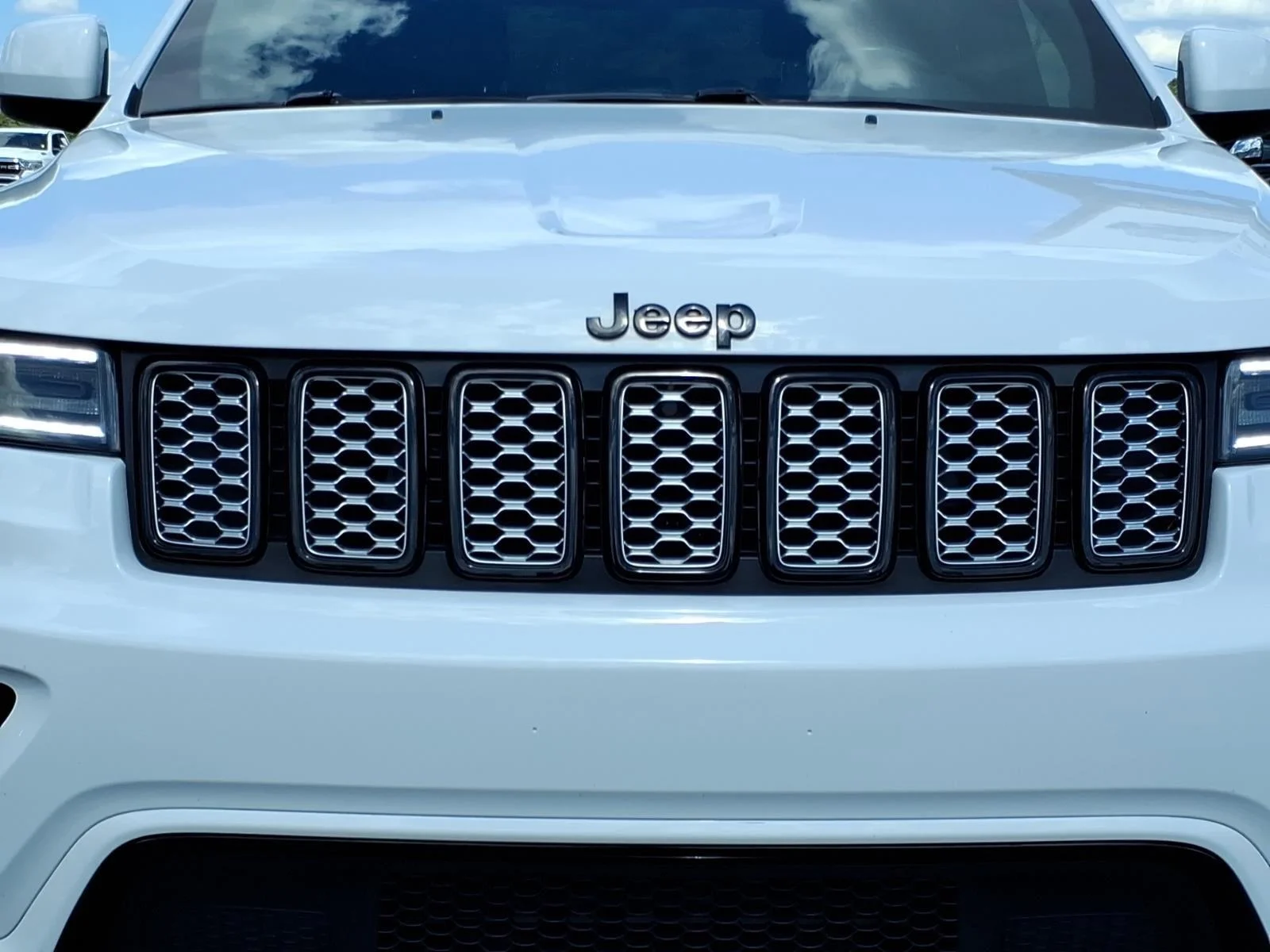 Used 2020 Bright White Clearcoat Jeep Altitude image 14
