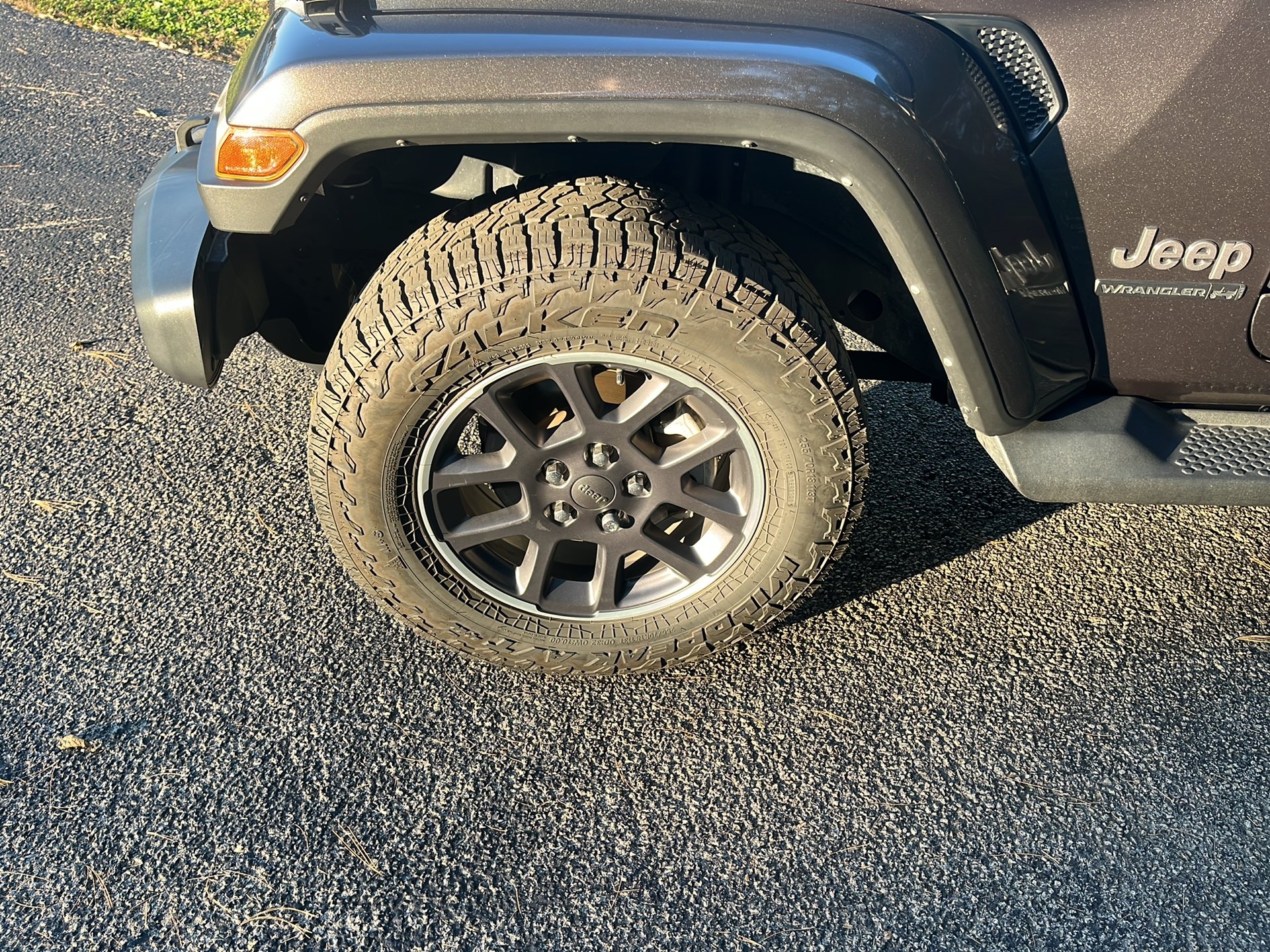 Used 2021 Granite Crystal Metallic Clear Coat Jeep Sport 80th Anniversary image 9