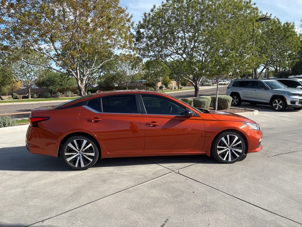 2022 Nissan Altima 2.5 SR photo 2