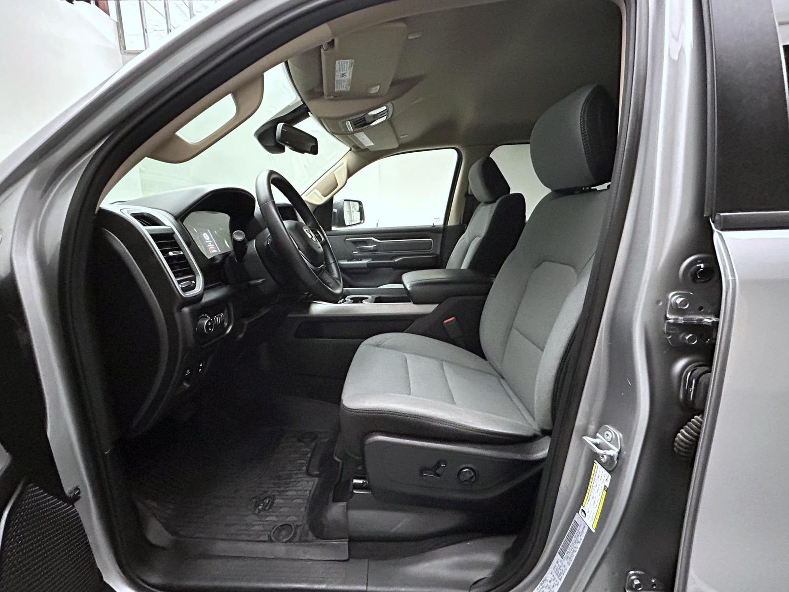 Used 2019 Silver Ram Big Horn/Lone Star image 10