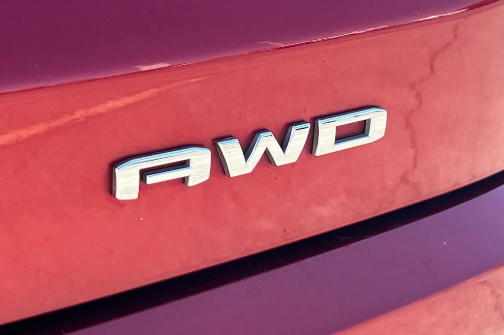 Used 2022 Red GMC Denali image 30