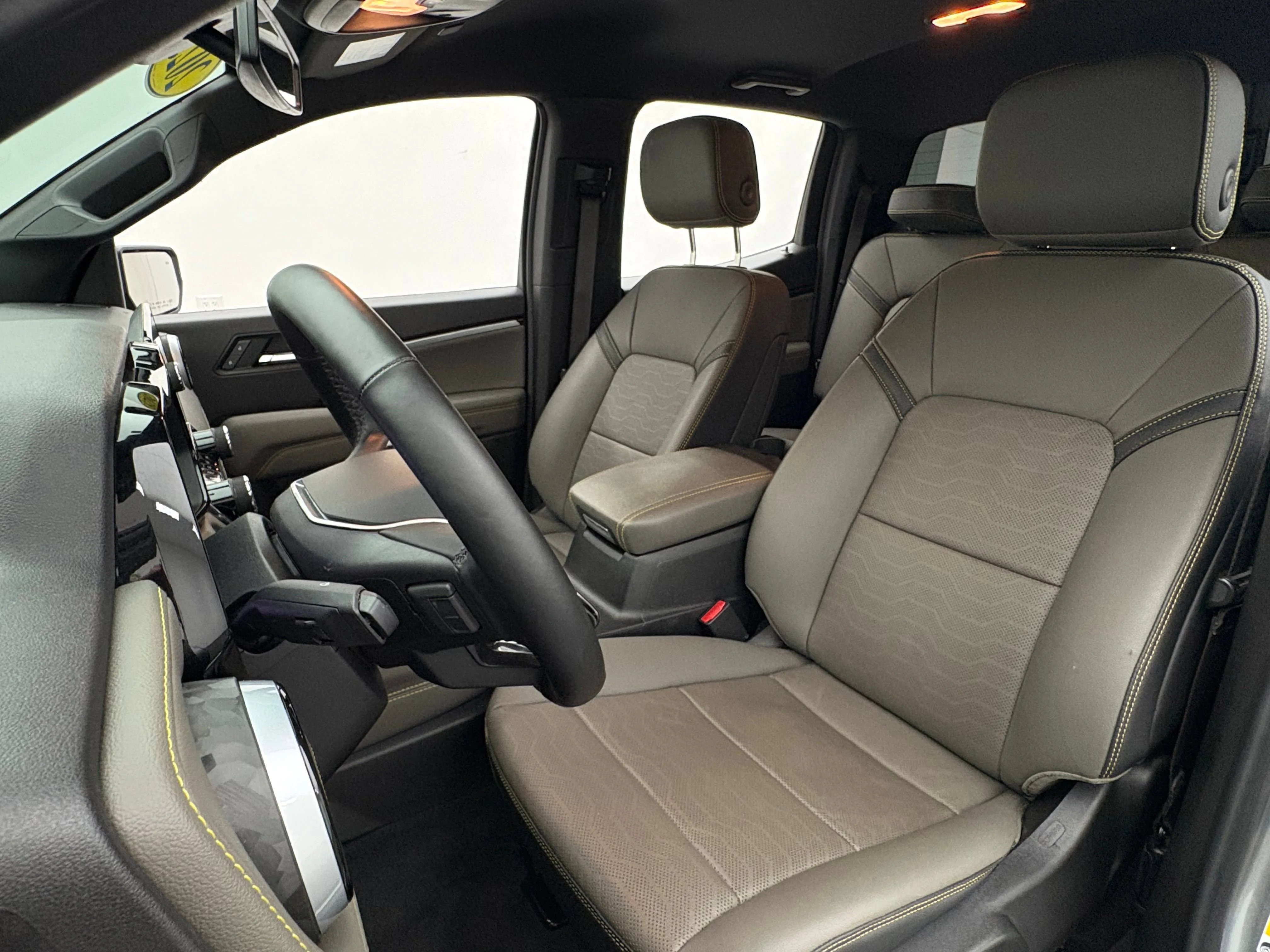 Used 2025 Sterling Gray Metallic Chevrolet ZR2 image 17