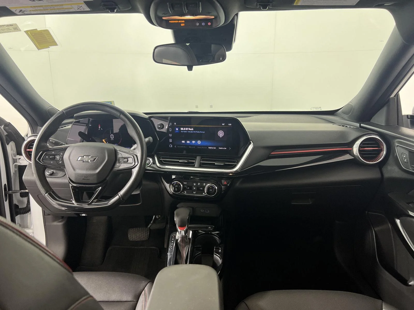 Used 2024 Summit White Chevrolet 2RS image 4