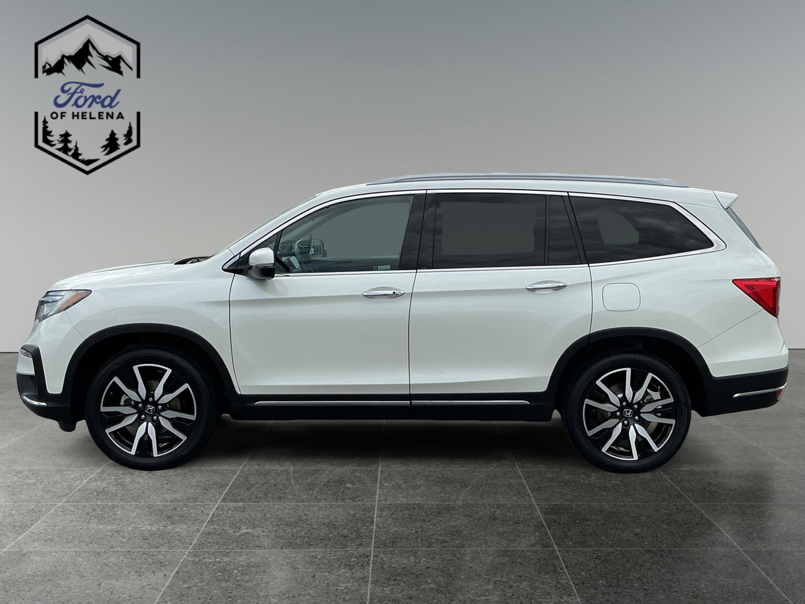 Used 2019 White Honda Touring 8-Passenger image 2