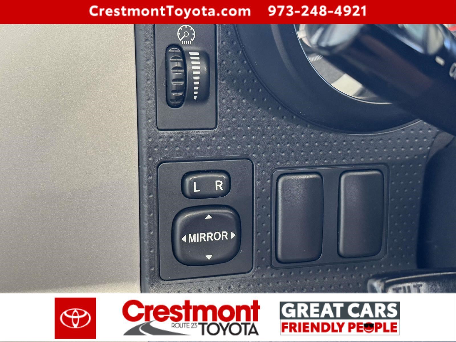 Used 2008 White/Titanium Metallic Toyota  image 18
