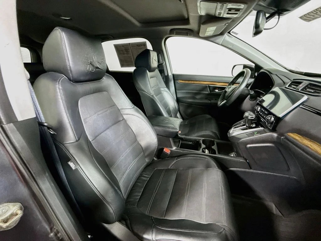 Used 2019 Modern Steel Metallic Honda Touring image 29