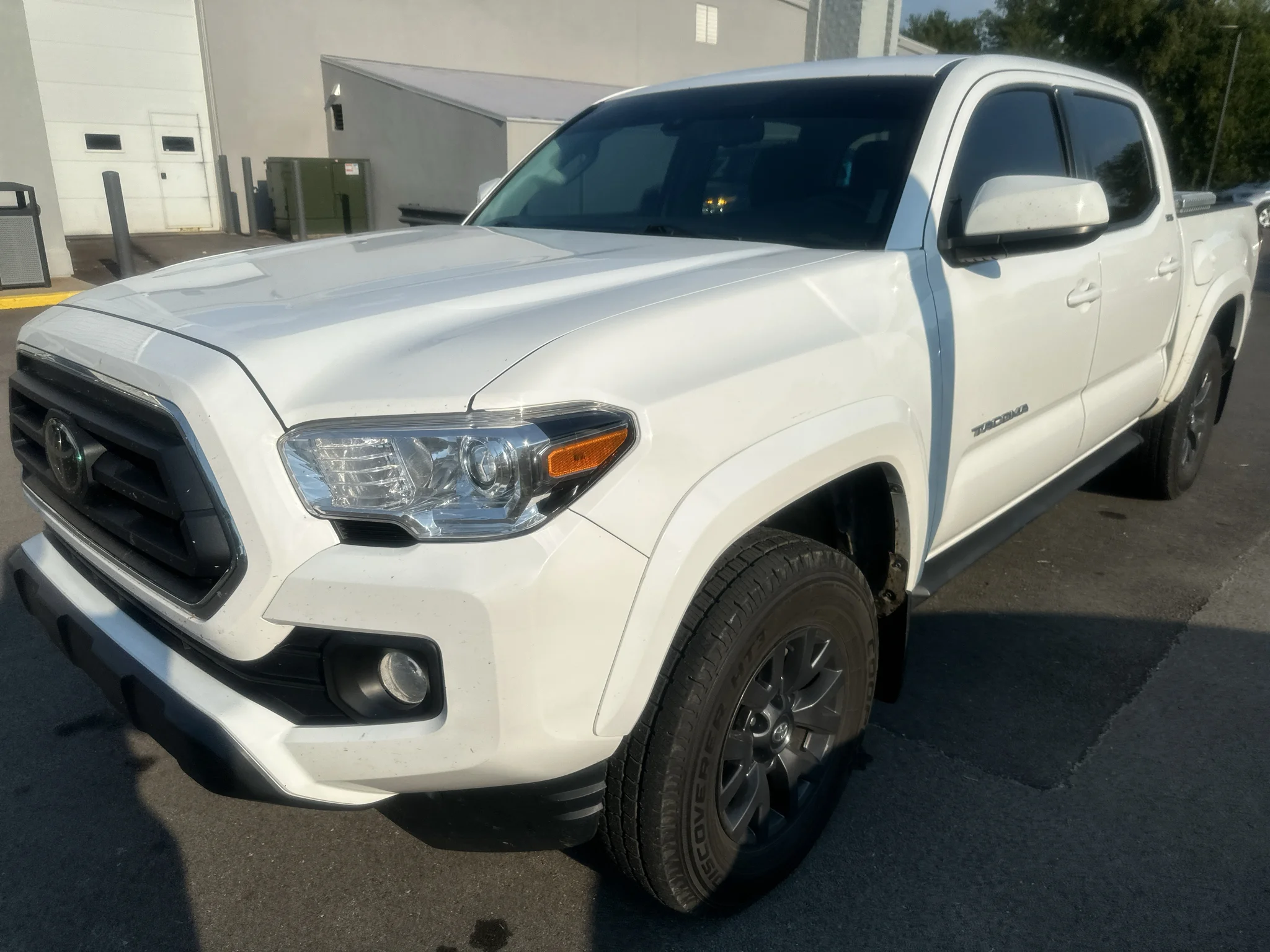 Used 2023 Ice Cap Toyota SR5 image 3