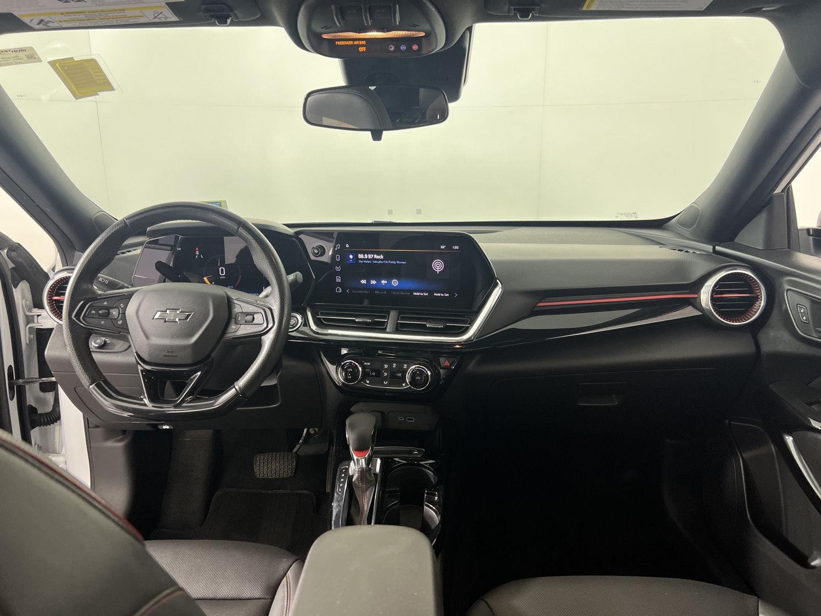 Used 2024 Summit White Chevrolet 2RS image 4