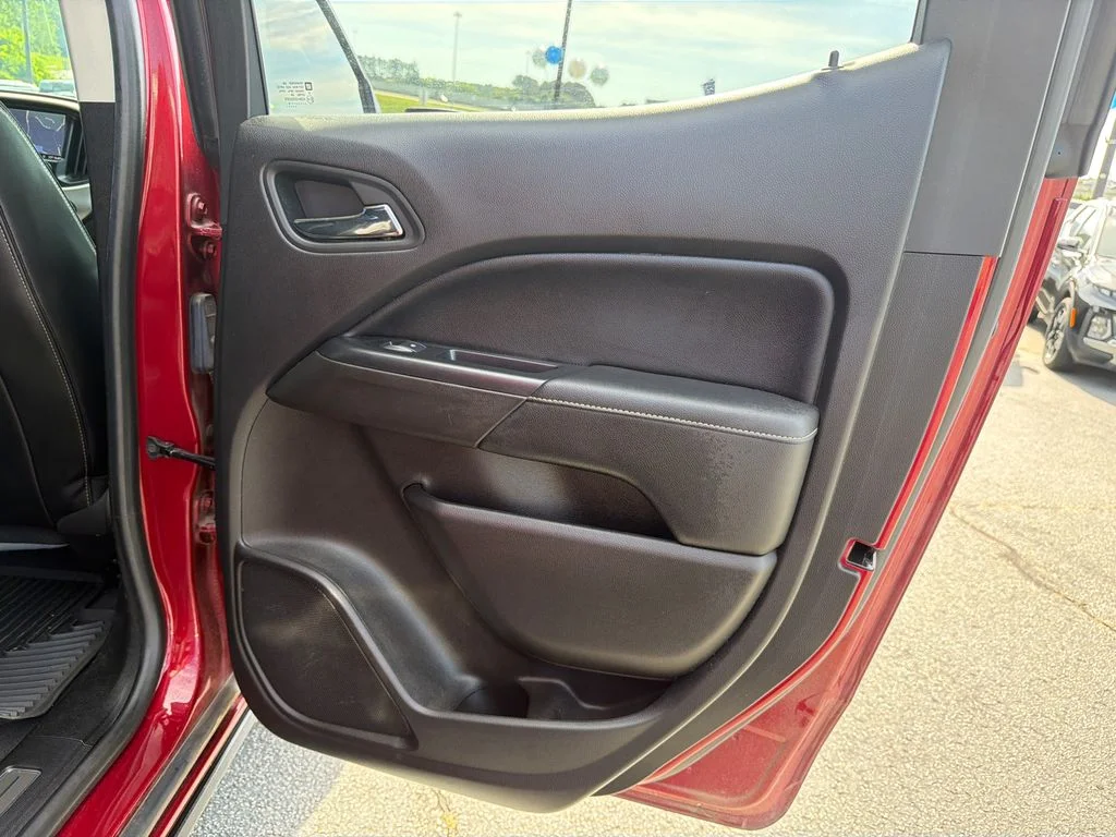 Used 2019 Red GMC Denali image 16