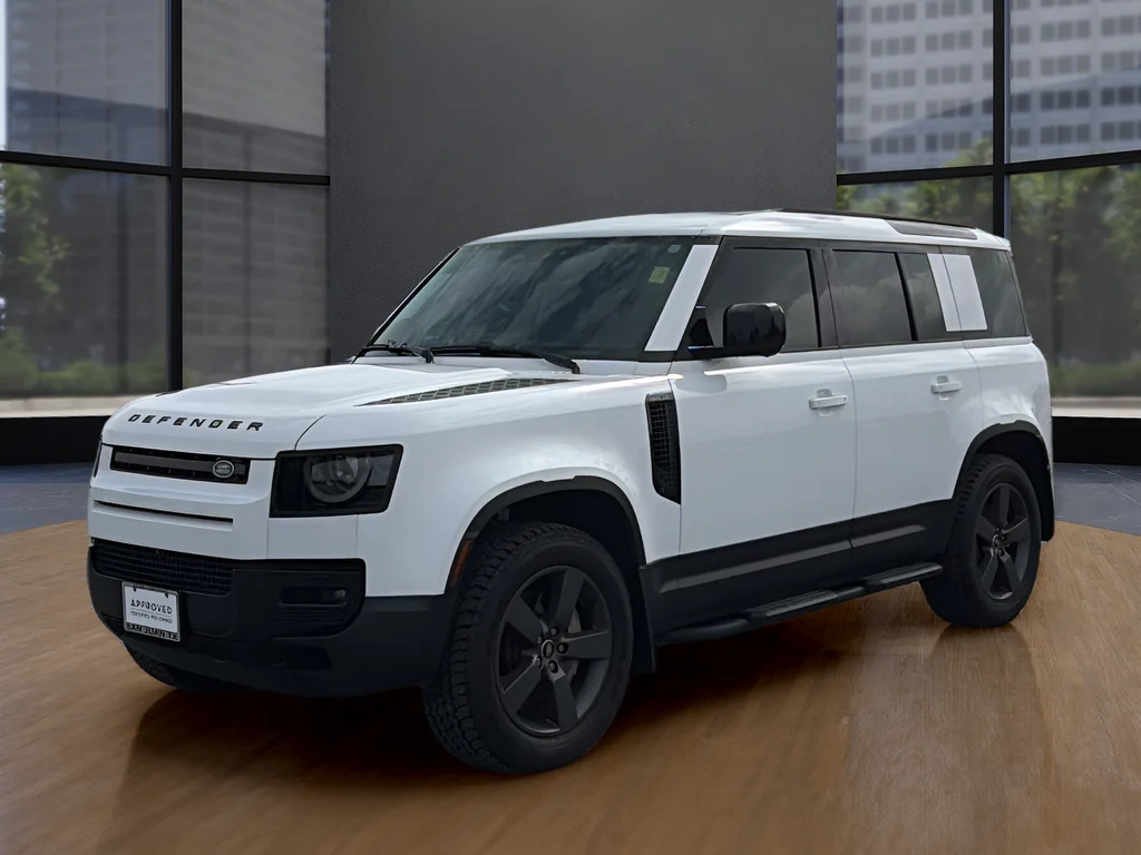 Used 2025 White Land Rover S image 9