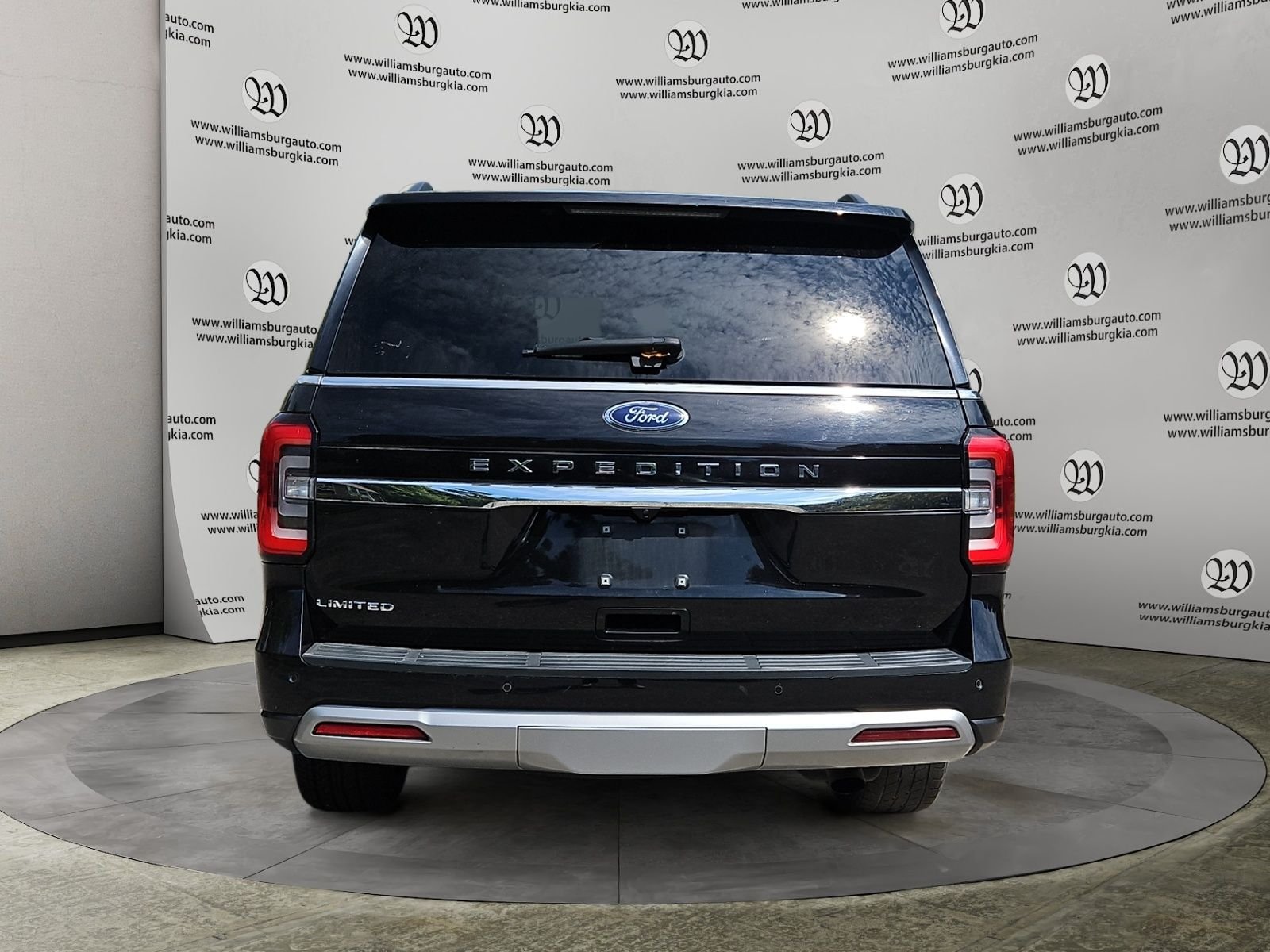 Used 2024 Black Ford Limited image 4