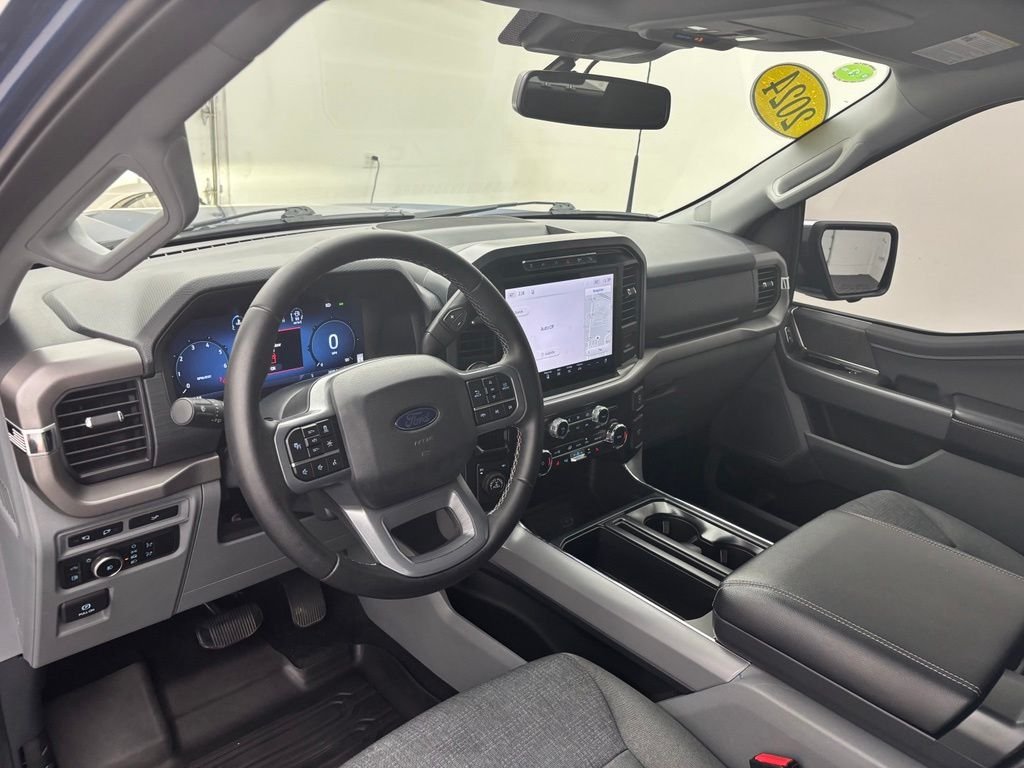 Used 2024 Blue Ford XLT image 18