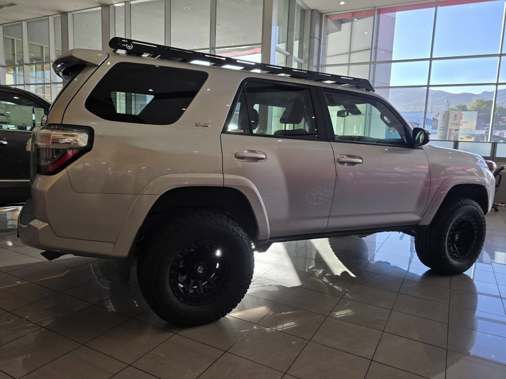 Used 2022 Classic Silver Metallic Toyota SR5 image 28