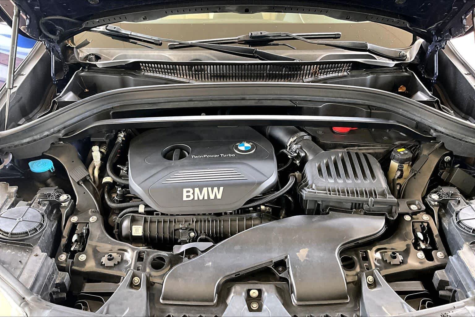 Used 2018 Mediterranean Blue Metallic BMW xDrive28i image 30