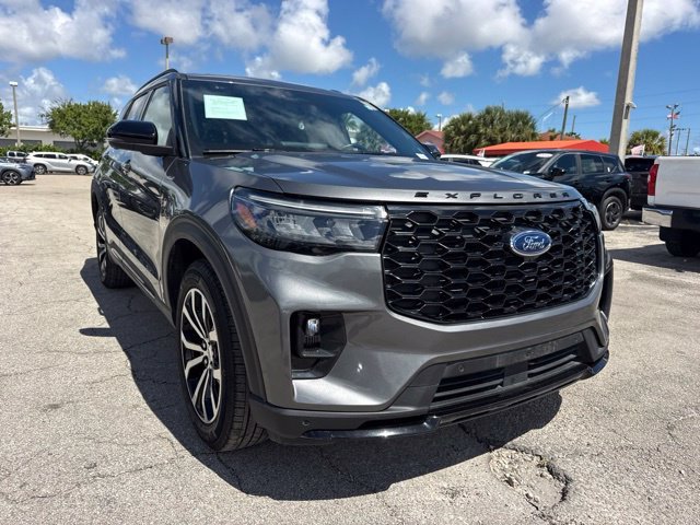 Used 2026 Gray Ford ST-Line image 2