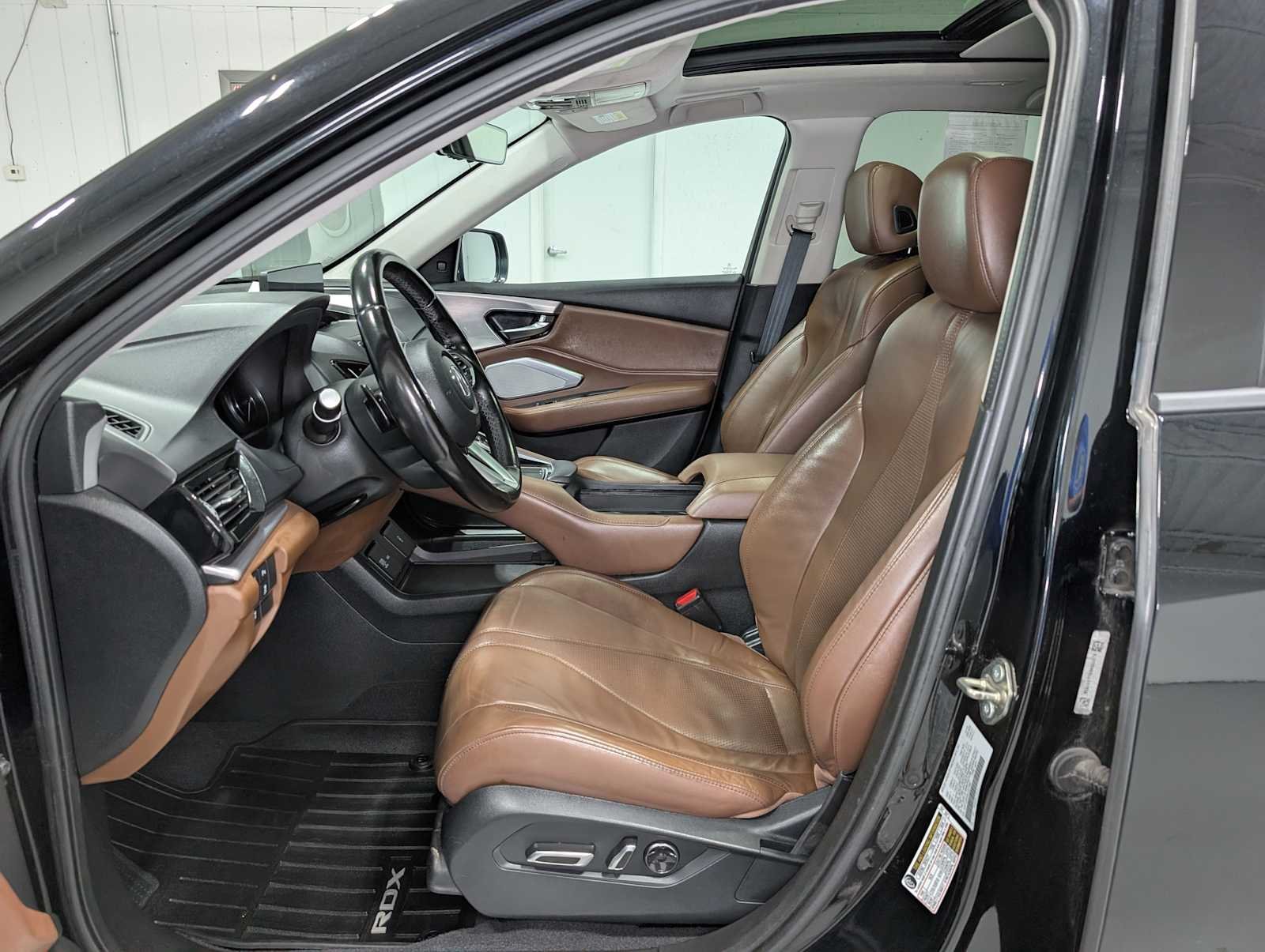Used 2020 Majestic Black Pearl Acura w/Technology Pkg image 4
