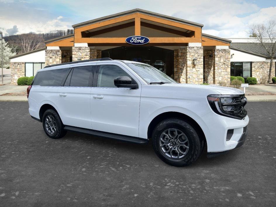 Used 2025 Oxford White Ford Active image 3