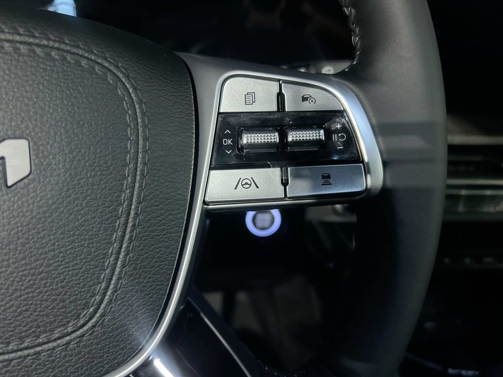 Certified Used 2023 Silver Kia EX image 17
