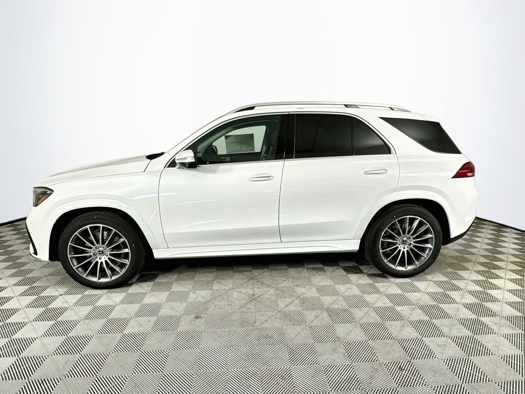 New 2026 MANUFAKTUR Moonlight White Metallic Mercedes-Benz GLE 450 image 4