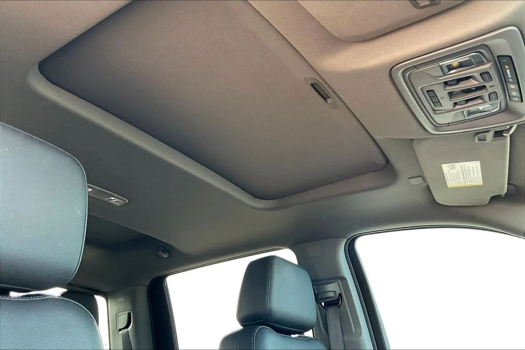 Used 2024 Black GMC SLT image 28