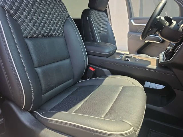 Used 2025 Silver GMC Denali image 11