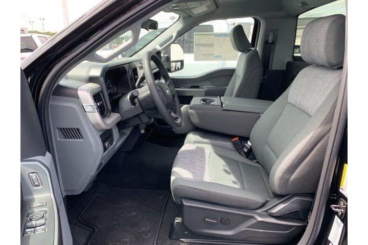 New 2026 Agate Black Metallic Ford XLT image 9