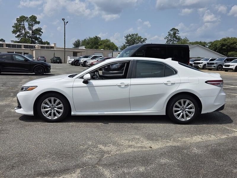 Used 2019 Super White Toyota LE image 5