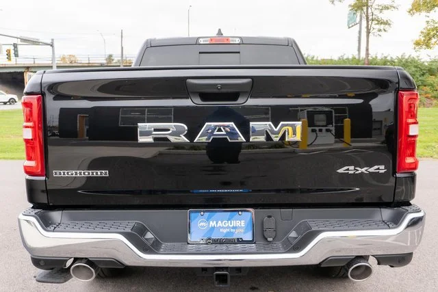New 2027 Diamond Black Crystal Pearl-Coat Exterior Paint RAM Big Horn/Lone Star image 6