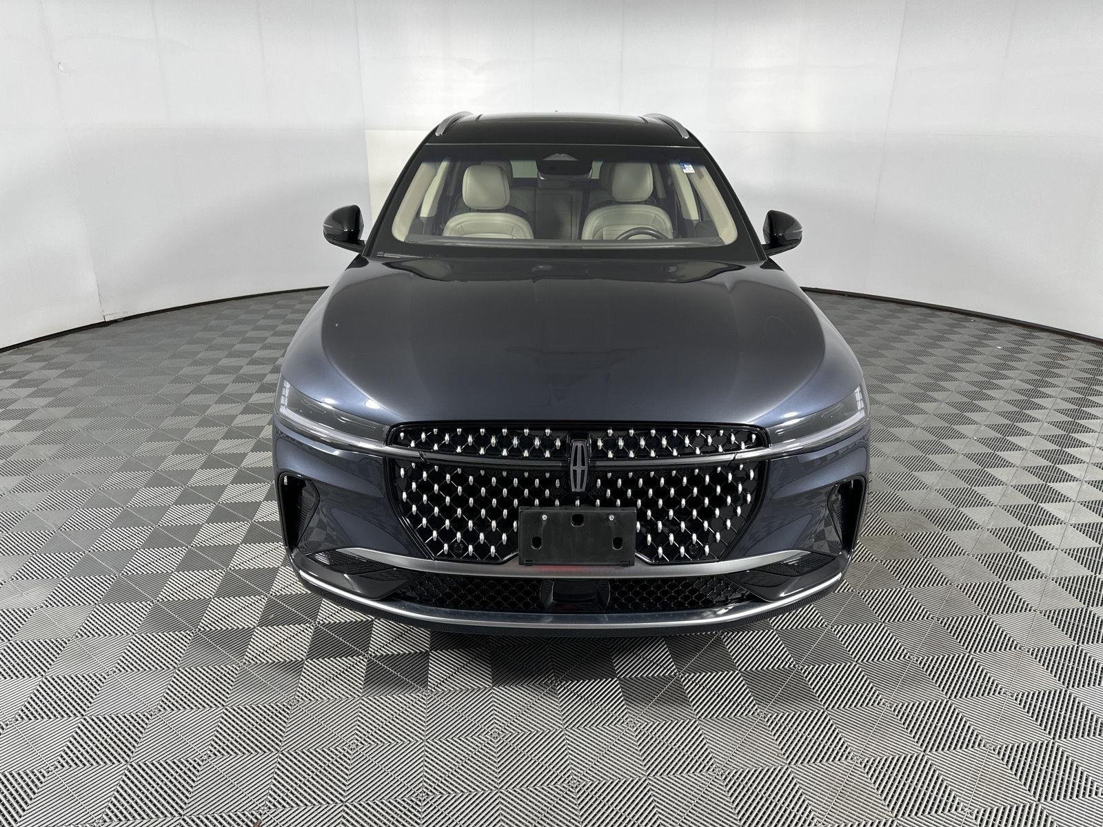 Used 2024 Blue Panther Lincoln Reserve image 2