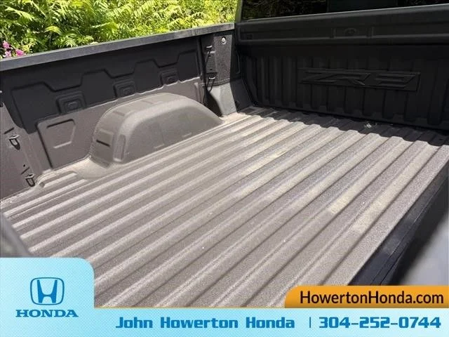 Used 2024 Gray Chevrolet ZR2 image 29