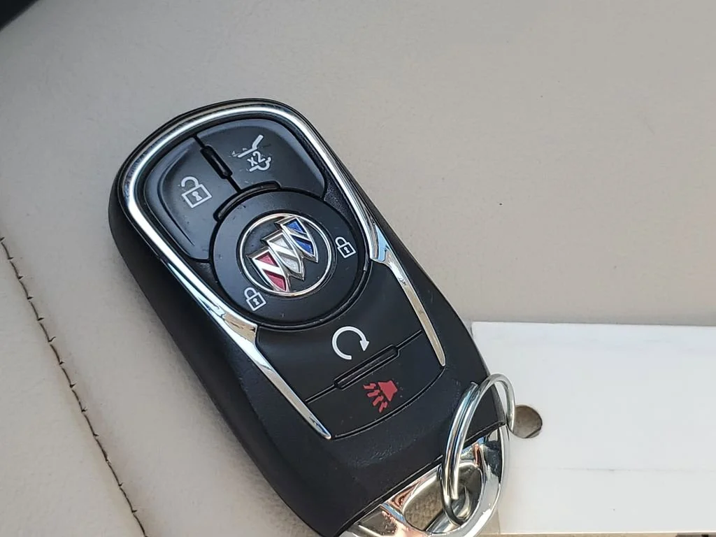 Used 2023 White Frost Tricoat Buick Avenir image 29